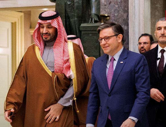 ولي العهد يصل مبنى الكونجرس ويلتقي عددًا من الأعضاء