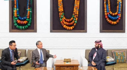 ولي العهد يستقبل وزير خارجية الصين