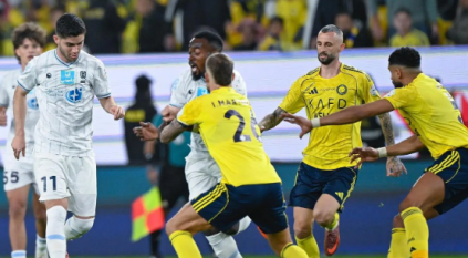 النصر يتغلب على الأخدود بثلاثية نظيفة ويواصل صدارة دوري روشن