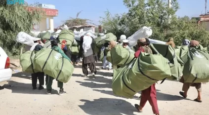 سلمان للإغاثة يوزع 380 حقيبة إيوائية للمتضررين من الزلزال في أفغانستان