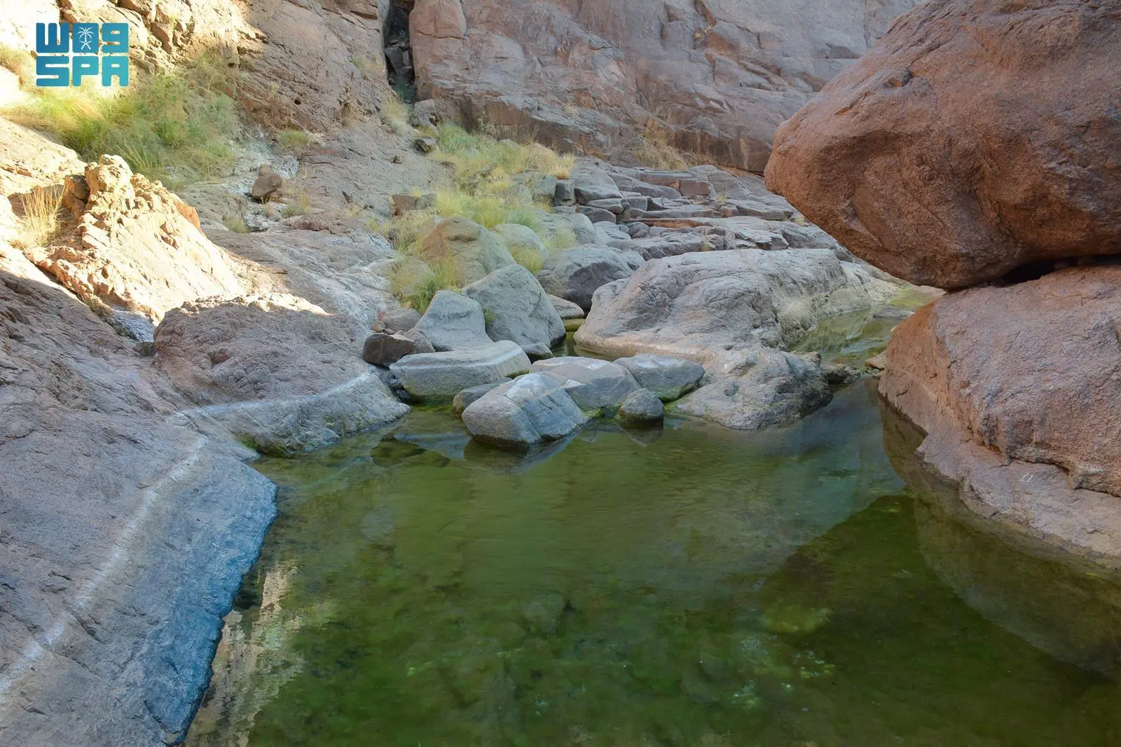 وادي مغيدد بنجران.. أيقونة لجمال الطبيعة 