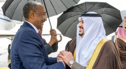 رئيس مجلس السيادة الانتقالي بجمهورية السودان يصل إلى الرياض