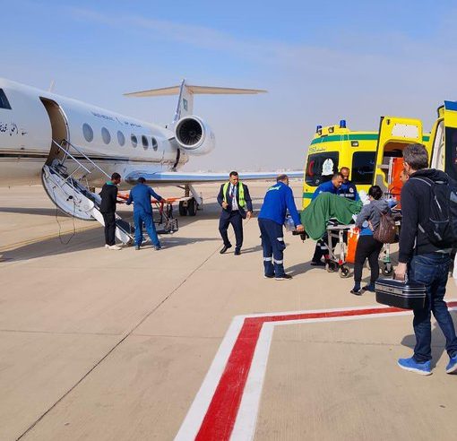 نقل 3 مواطنين من القاهرة لتلقي العلاج في المملكة