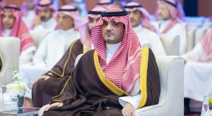 عبدالعزيز بن سعود يُكرّم الفائزين في كأس نادي الصقور 2025