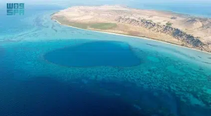 الثقوب الزرقاء غرب السعودية.. أعماق بحرية تكشف كنوزًا جيولوجية وبيئية فريدة