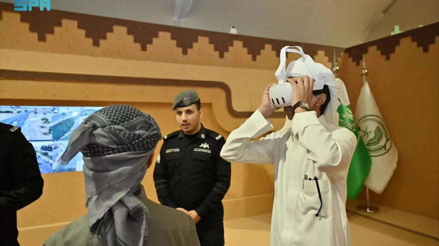 مركز 911 يستعرض تجربة حية عبر تقنية الواقع لزوّار معرض واحة الأمن