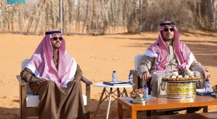 تركي بن محمد بن فهد يزور موقع السماء المظلمة بصحراء النفود الكبير 