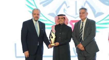 وزارة الدفاع تحصد جائزة أفضل تواصل استراتيجي بقمة ICON 2025