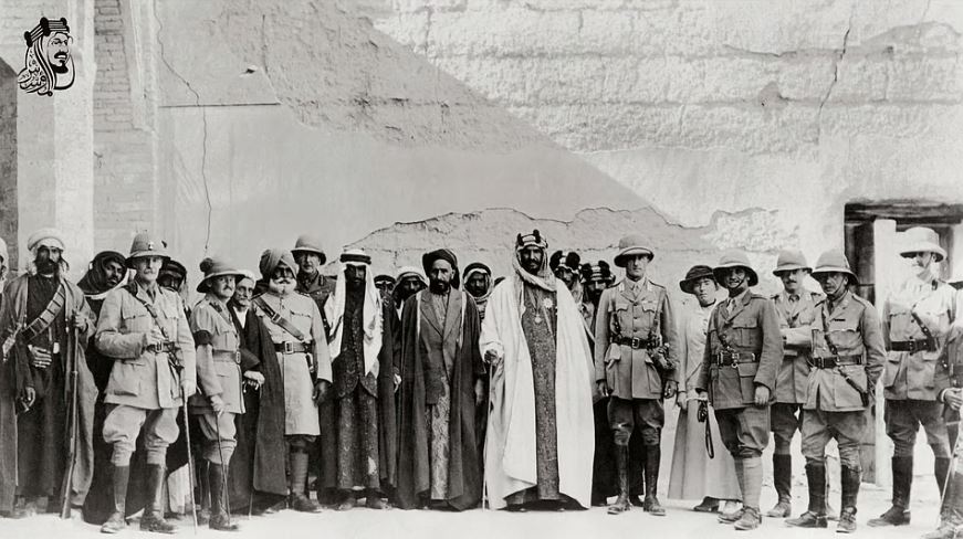 صورة تاريخية للملك عبدالعزيز خلال زيارته البصرة عام 1334هـ