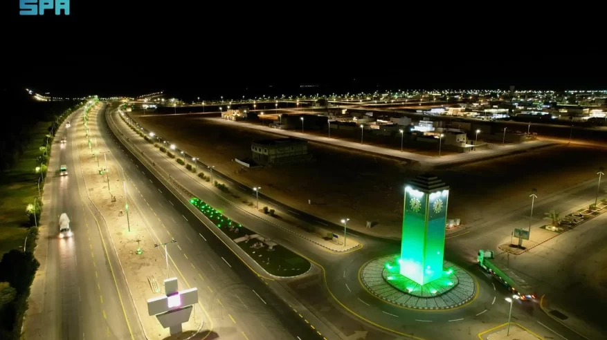 “طلعة التمياط”.. لوحة جمالية تتلألأ على طريق الشمال الدولي