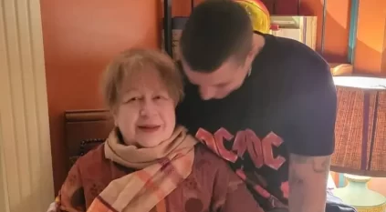 مشادات في عزاء سمية الألفي.. أحمد الفيشاوي يشتبك مع مصور ويصادر هاتفًا