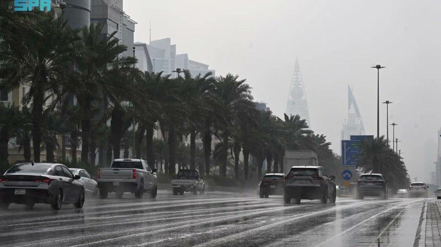 بعد الحالة المطرية أمس.. الأرصاد: لا صحة لبعض مقاطع غرق مواقع بالرياض