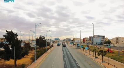 الأجواء الباردة والسحب المنخفضة ترسم الجمال في سماء طريف