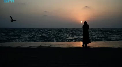 الأجواء الغائمة والمعتدلة تجذب الزوار إلى جازان