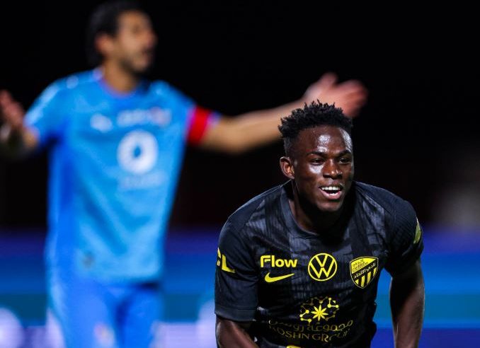 الاتحاد يهزم نيوم بثلاثية في دوري روشن