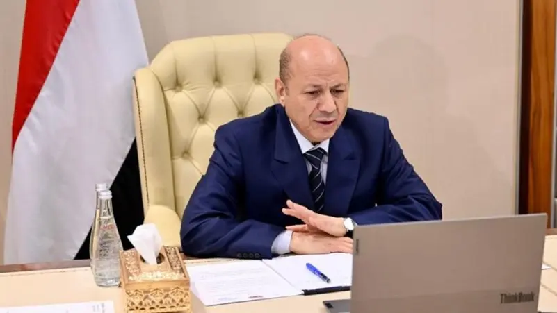 العليمي يعلن إلغاء اتفاقية الدفاع المشترك مع الإمارات ويطالبها بخروج قواتها من اليمن خلال 24 ساعة