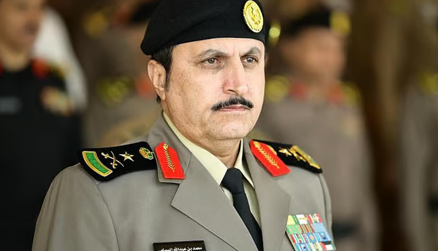 الفريق البسامي يصدر قرارات ترقية 1911 فردًا من منسوبي الأمن العام