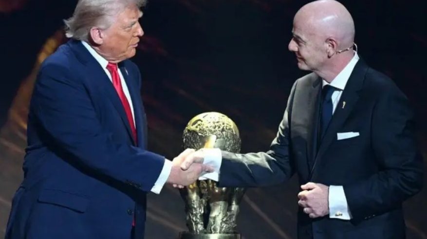 ترامب يحصل على جائزة فيفا للسلام