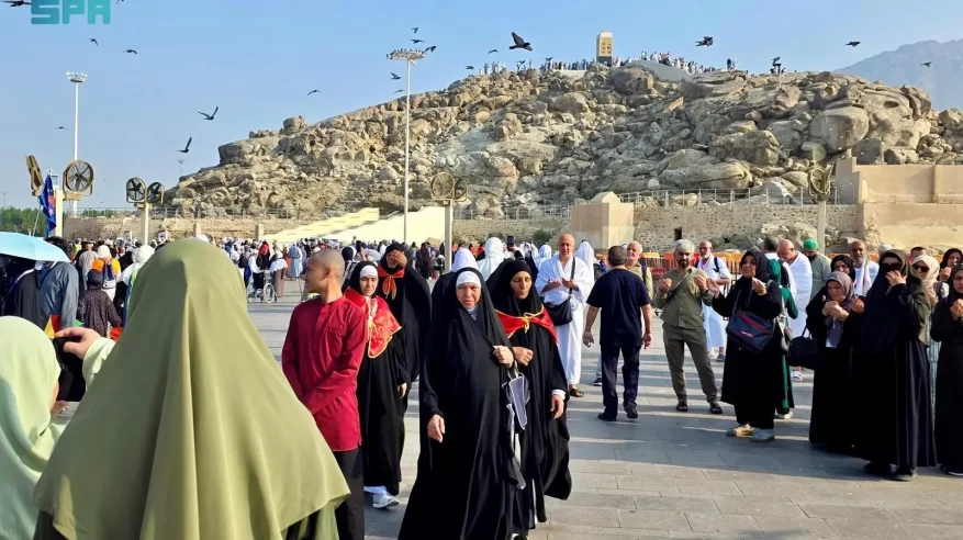 جبل الرحمة متنفس للأهالي في شتاء مكة بعد أعمال تطوير شاملة