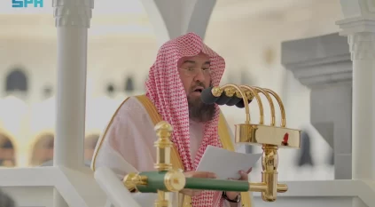 السديس في خطبة الجمعة بالمسجد الحرام: تمسكوا بهدي نبيكم واحذروا البدع والمحدثات