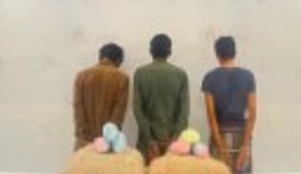القبض على 3 يمنيين لتهريبهم 40 كجم من القات المخدر بعسير
