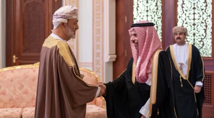 سلطان عُمان يستقبل فيصل بن فرحان 