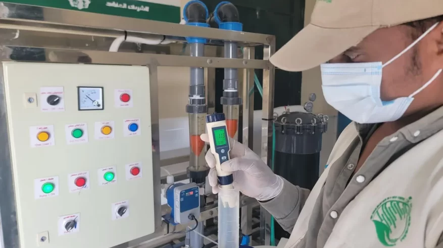 سلمان للإغاثة يضخ مليونًا و401 ألف لتر ضمن مشروع الإمداد المائي في الحديدة