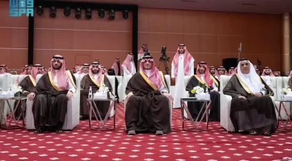 عبدالعزيز بن سعود يُكرّم الفائزين في كأس نادي الصقور 2025