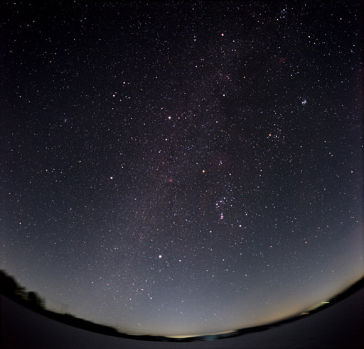 مثلث الشتاء.. مشهد فلكي يُزيّن سماء السعودية والعالم العربي الليلة 