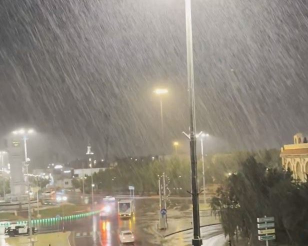 شاهد.. هطول أمطار الخير على طريف