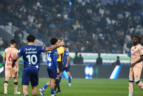 الخلود يفوز على الفتح بخماسية في دوري روشن