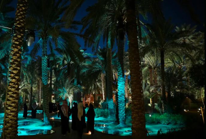 ليالي الدرعية.. أعمال فنية معاصرة تستلهم العرضة النجدية وإرث القوافل