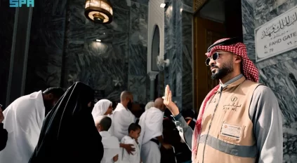 قاصدو المسجد الحرام يعيشون أجواء إيمانية وسط خدمات متكاملة