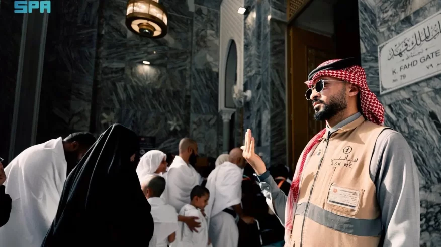 قاصدو المسجد الحرام يعيشون أجواء إيمانية وسط خدمات متكاملة