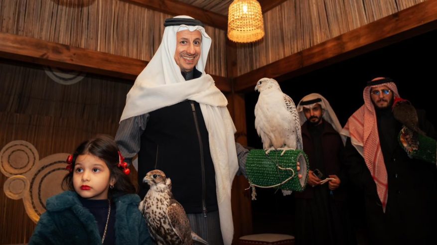 وزير السياحة يزور موسم الدرعية 26/25 ويشيد بتجاربه المتنوعة