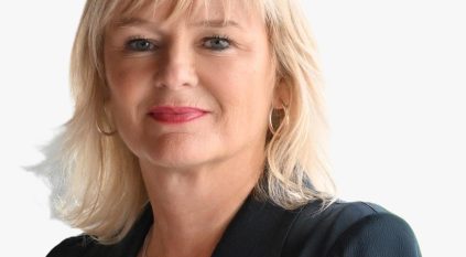 تشارك في المنتدى السعودي للإعلام.. كيف تدير لوسي سميث فعاليات التلفزيون العالمية؟