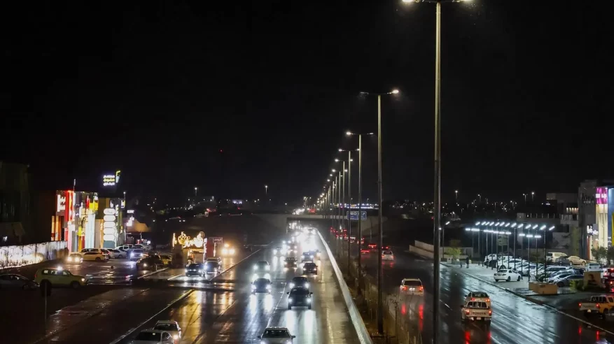 لقطات لأمطار عرعر الليلية