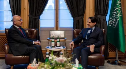 فيصل بن فرحان يلتقي المفوض السامي للأمم المتحدة لشؤون اللاجئين