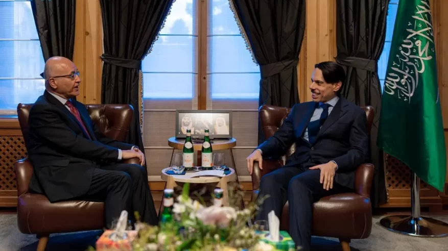 فيصل بن فرحان يلتقي المفوض السامي للأمم المتحدة لشؤون اللاجئين