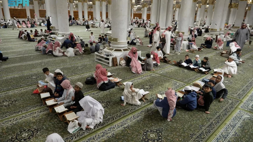 أكثر من 940 ألف طالب وطالبة يستفيدون من التعليم عن بُعد بحلقات المسجد النبوي