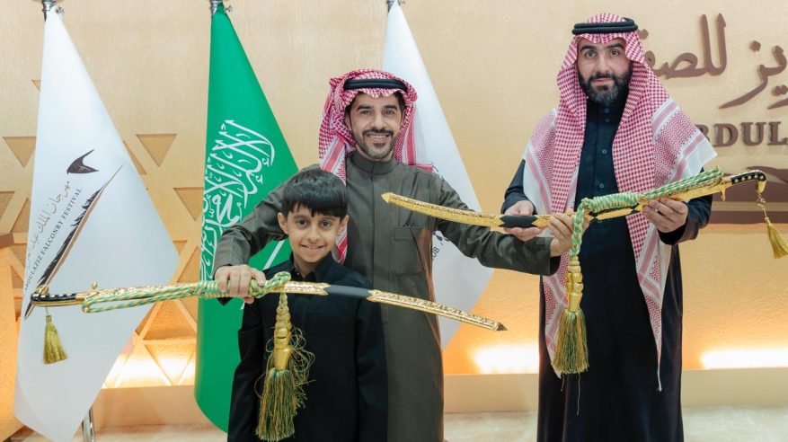 تتويج أبطال “سيف الملك” و”شلفا الملك” والفائزين في كؤوس مهرجان الصقور 2025