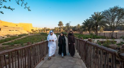 ممشاك في عزّك وملفاك.. تجربة تتيح لزوار موسم الدرعية اكتشاف تاريخ المكان وطبيعته
