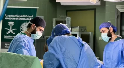 سلمان للإغاثة يدشّن مشروعين طبيين في دمشق