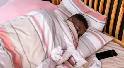 مسؤول أمني يحذر: لا تصطحبوا هواتفكم لغرفة النوم ودورة المياه