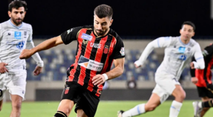 الأخدود يتعادل مع ضيفه الرياض بهدفين في دوري روشن