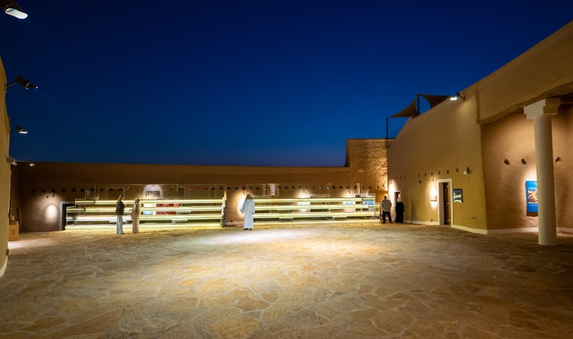 أضواء العلم والمعرفة تشع من قصر الأمير ثنيان بن سعود في موسم الدرعية