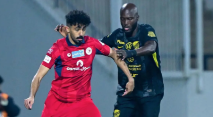 الاتحاد يتعادل مع ضمك في دوري روشن