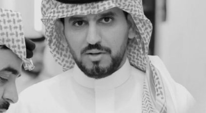 وفاة المؤثر دخيل آل عاطف بعد نحو شهر من إصابته بحادث مروري