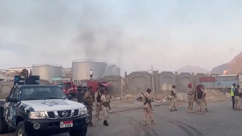 قوات درع الوطن تدخل المكلا ومطار الريان في اليمن