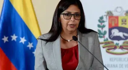 الجيش الفنزويلي يعترف بديلسي رودريغيز رئيسة بالوكالة